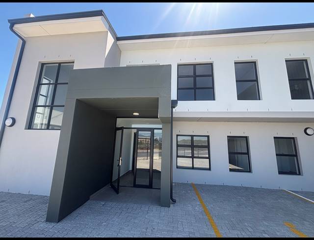 1,923M² WAREHOUSE TO LET IN FIRGROVE